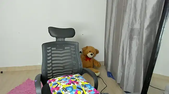 Snapshot of _Hello_Titty_ chatting on 01/28/25, 02:00 Hello Titty online show from 01/28/25, 02:00