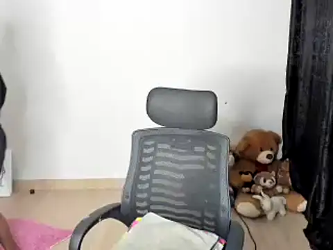 Snapshot of _Hello_Titty_ chatting on 02/25/25, 12:47 Hello Titty online show from 02/25/25, 12:47