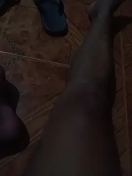 Snapshot of Vulckano43 chatting on 10/17/25, 08:17 Vulckano43 online show from 10/17/25, 08:17