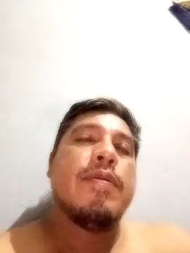 Snapshot of Vulckano43 chatting on 11/24/25, 08:14 Vulckano43 online show from 11/24/25, 08:14