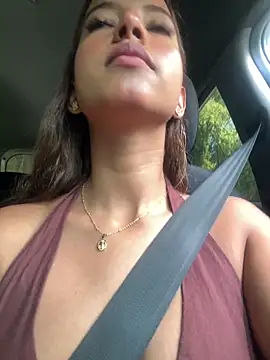 Snapshot of belaa_1 chatting on 11/21/25, 03:22 belaa 1 online show from 11/21/25, 03:22