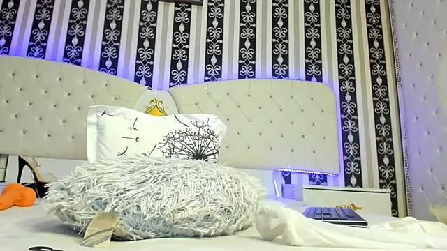 Snapshot of Aidasina chatting on 02/07/25, 02:19 Aidasina online show from 02/07/25, 02:19