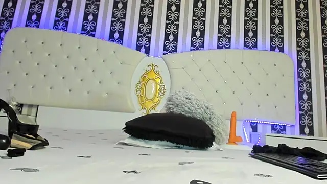 Snapshot of Aidasina chatting on 02/08/25, 08:10 Aidasina online show from 02/08/25, 08:10