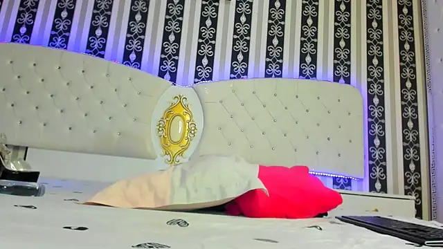 Snapshot of Aidasina chatting on 02/15/25, 08:11 Aidasina online show from 02/15/25, 08:11