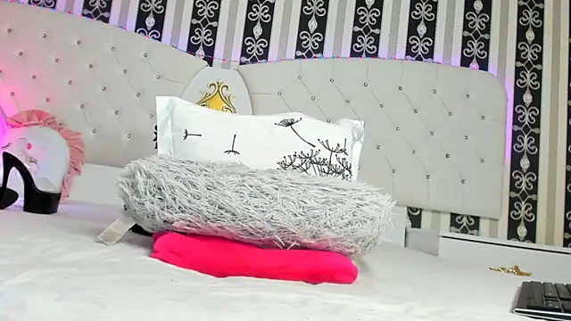 Snapshot of Aidasina chatting on 03/10/25, 11:16 Aidasina online show from 03/10/25, 11:16