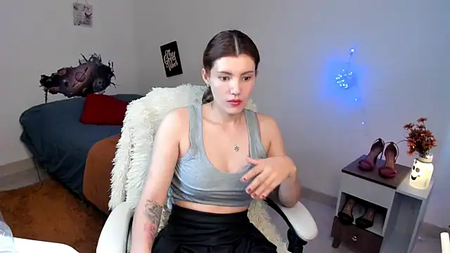 jrcamila online show from 02/11/25, 02:02