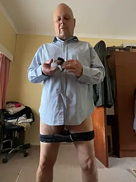 Snapshot of DaddyCumBumZA chatting on 12/11/24, 04:49 DaddyCumBumZA online show from 12/11/24, 04:49