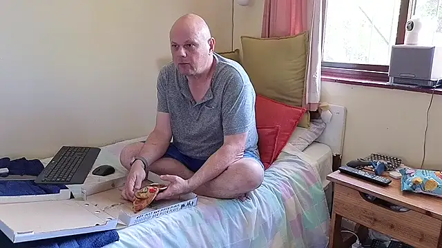 Snapshot of DaddyCumBumZA chatting on 12/21/24, 11:22 DaddyCumBumZA online show from 12/21/24, 11:22