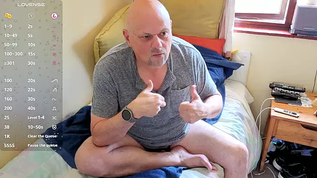 Snapshot of DaddyCumBumZA chatting on 01/12/25, 11:07 DaddyCumBumZA online show from 01/12/25, 11:07