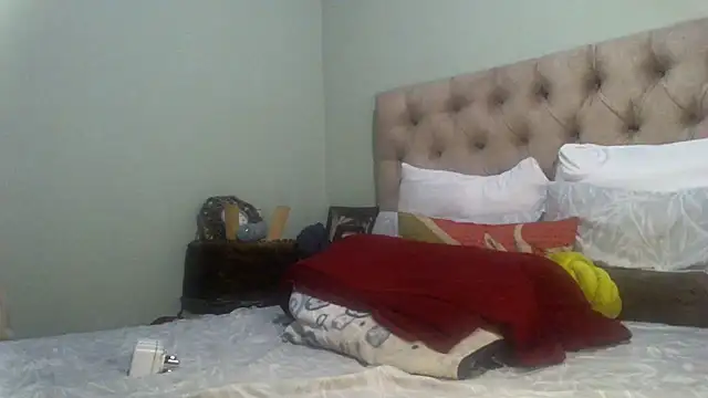 caramelqueen11 online show from 12/02/24, 08:00