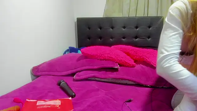 Snapshot of horny__molly_ chatting on 03/20/26, 03:44 horny molly online show from 03/20/26, 03:44