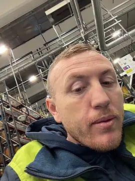 Snapshot of danicohoney chatting on 10/21/25, 12:44 danicohoney online show from 10/21/25, 12:44