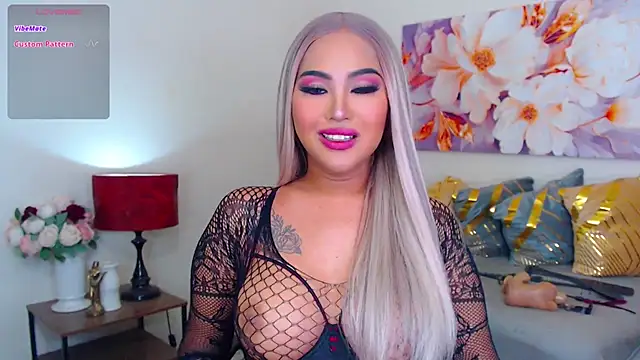 HugeCock Savanna online show from 10/26/25, 02:39