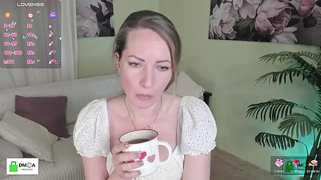 Snapshot of Queenymel chatting on 02/21/26, 04:30 Queenymel online show from 02/21/26, 04:30