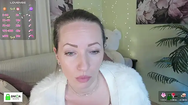 Snapshot of Queenymel chatting on 02/26/26, 04:39 Queenymel online show from 02/26/26, 04:39