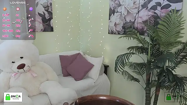 Snapshot of Queenymel chatting on 03/10/26, 08:52 Queenymel online show from 03/10/26, 08:52