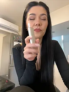 Snapshot of denise_k chatting on 12/21/25, 12:45 denise k online show from 12/21/25, 12:45