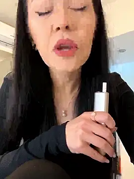 Snapshot of denise_k chatting on 01/11/26, 12:43 denise k online show from 01/11/26, 12:43