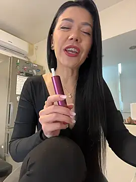 Snapshot of denise_k chatting on 03/29/26, 11:32 denise k online show from 03/29/26, 11:32
