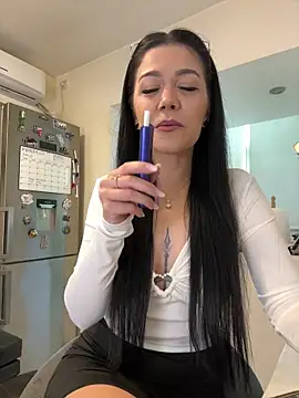 Snapshot of denise_k chatting on 04/16/26, 11:33 denise k online show from 04/16/26, 11:33