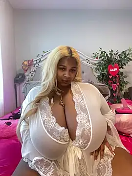 Snapshot of BigFineSelena chatting on 02/02/25, 07:46 BigFineSelena online show from 02/02/25, 07:46