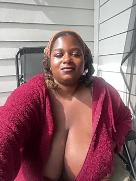 Snapshot of BigFineSelena chatting on 05/18/26, 03:07 BigFineSelena online show from 05/18/26, 03:07