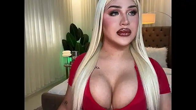 Snapshot of Your_Majesty_Tyra chatting on 01/09/25, 05:23 Your Majesty Tyra online show from 01/09/25, 05:23