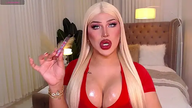 Snapshot of Your_Majesty_Tyra chatting on 02/07/25, 04:16 Your Majesty Tyra online show from 02/07/25, 04:16