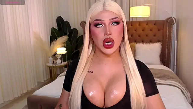 Snapshot of Your_Majesty_Tyra chatting on 02/09/25, 04:57 Your Majesty Tyra online show from 02/09/25, 04:57