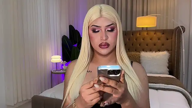 Snapshot of Your_Majesty_Tyra chatting on 03/07/25, 07:52 Your Majesty Tyra online show from 03/07/25, 07:52