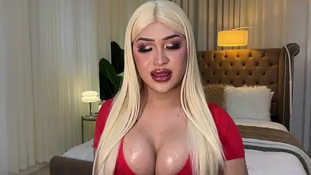 Snapshot of Your_Majesty_Tyra chatting on 03/12/25, 07:57 Your Majesty Tyra online show from 03/12/25, 07:57