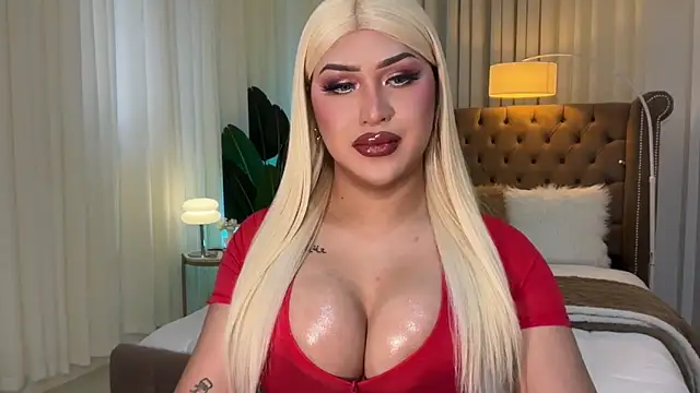 Snapshot of Your_Majesty_Tyra chatting on 03/13/25, 06:16 Your Majesty Tyra online show from 03/13/25, 06:16