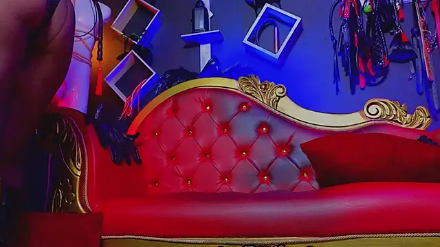 PerlaDivaio online show from 12/17/24, 01:27