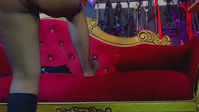 PerlaDivaio online show from 10/27/25, 02:32