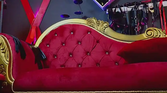 PerlaDivaio online show from 11/10/25, 02:16