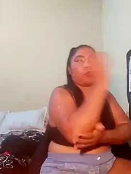 Snapshot of rosmery-navarro chatting on 02/13/26, 05:03 rosmery-navarro online show from 02/13/26, 05:03