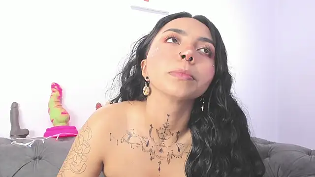 miss soffi  online show from 12/12/24, 03:37