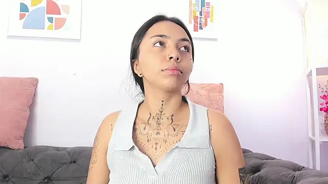 miss soffi  online show from 01/11/25, 12:29