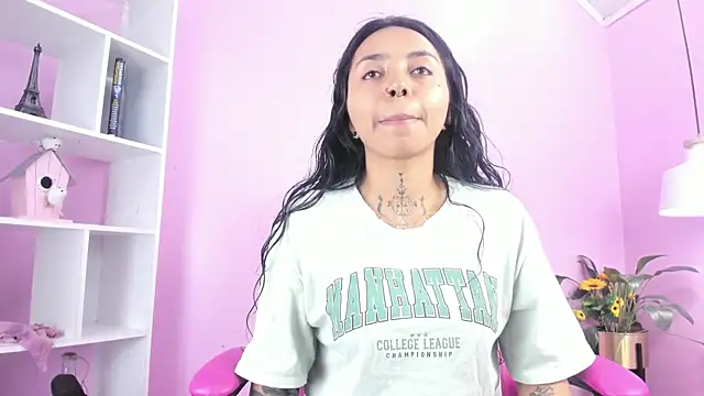 miss soffi  online show from 03/01/25, 12:12