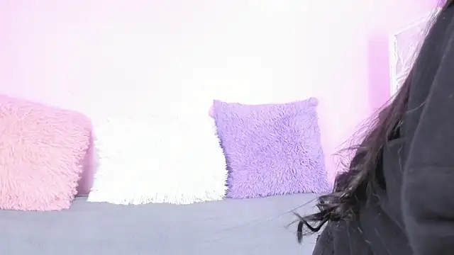 miss soffi  online show from 09/13/25, 12:27