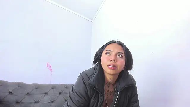 miss soffi  online show from 04/16/26, 06:52