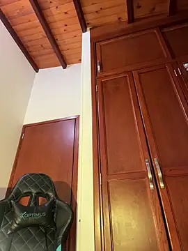 Snapshot of loolla_23 chatting on 02/25/25, 12:47 loolla 23 online show from 02/25/25, 12:47