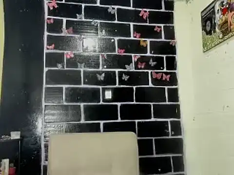 Snapshot of sarasandle chatting on 02/04/25, 06:36 sarasandle online show from 02/04/25, 06:36