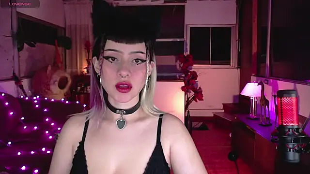 Snapshot of Aquamarinebubble chatting on 01/28/25, 02:11 Aquamarinebubble online show from 01/28/25, 02:11