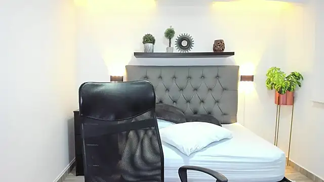 isabella florez online show from 01/15/25, 06:08