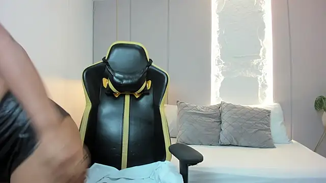 Snapshot of isabella_florez chatting on 03/19/26, 11:47 isabella florez online show from 03/19/26, 11:47