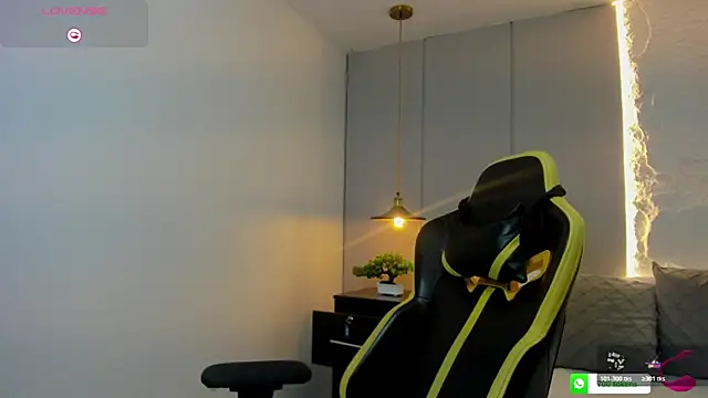 Snapshot of isabella_florez chatting on 04/08/26, 02:00 isabella florez online show from 04/08/26, 02:00