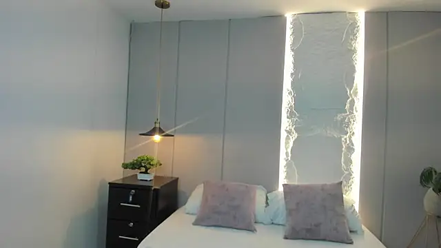 Snapshot of isabella_florez chatting on 04/10/26, 02:28 isabella florez online show from 04/10/26, 02:28