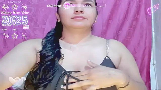 Snapshot of sophiie_93 chatting on 11/29/25, 04:32 sophiie 93 online show from 11/29/25, 04:32