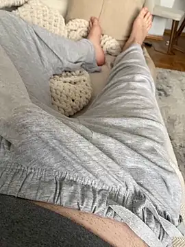 Snapshot of okanist chatting on 01/21/25, 12:18 okanist online show from 01/21/25, 12:18